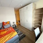 Gm In Laatzen Bei בית הארחה הנובר