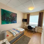 Pensión Gm In Laatzen Bei Hanóver