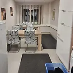 Pensión Gm In Laatzen Bei